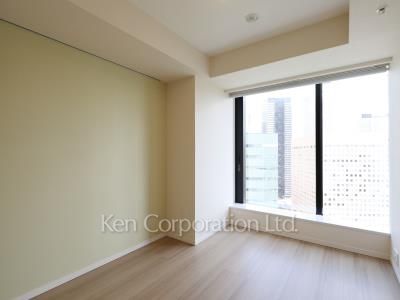 Master Bedroom ※Photo of the same layout on 29 floor. Decoration and fixture may differ.