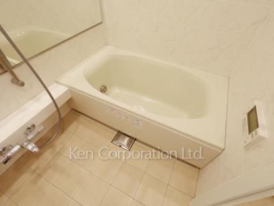 Bath ※Photo of the same layout on 29 floor. Decoration and fixture may differ.