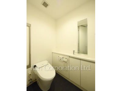 Lavatory ※Photo of the same layout on 31 floor. Decoration and fixture may differ.