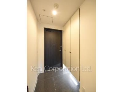 Entrance ※Photo of the same layout on 31 floor. Decoration and fixture may differ.