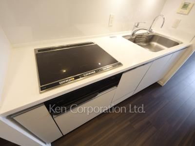 Kitchen ※Photo of the same layout on 31 floor. Decoration and fixture may differ.