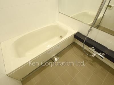 Bath ※Photo of the same layout on 31 floor. Decoration and fixture may differ.