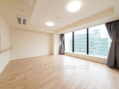 Living-Dining ※Photo of the same layout on 29 floor. Decoration and fixture may differ.