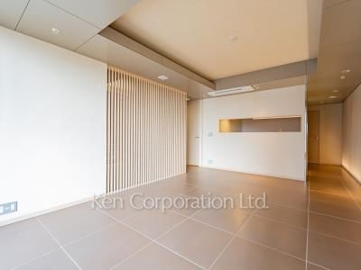 Living-Dining ※Photo of the same layout on 9 floor. Decoration and fixture may differ.