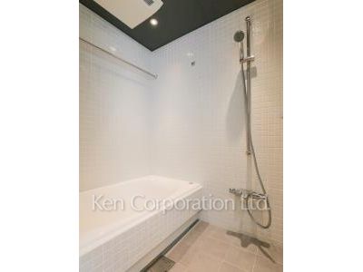 Bath ※Photo of the same layout on 13 floor. Decoration and fixture may differ.