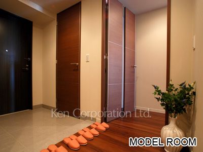 Entrance ※Photo of the same layout on 21 floor. Decoration and fixture may differ.