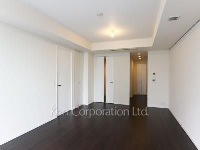 Living-Dining ※Photo of the same layout on 34 floor. Decoration and fixture may differ.