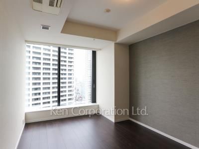 Bedroom ※Photo of the same layout on 34 floor. Decoration and fixture may differ.