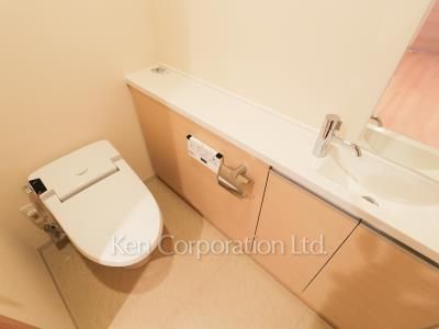 Lavatory ※Photo of the same layout on 23 floor. Decoration and fixture may differ.