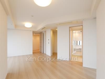Living-Dining ※Photo of the same layout on 23 floor. Decoration and fixture may differ.