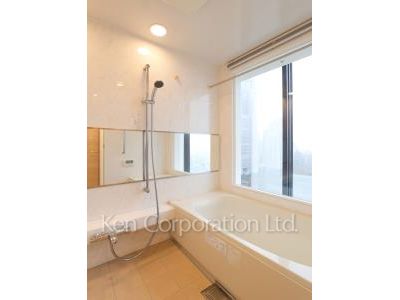 Bath ※Photo of the same layout on 23 floor. Decoration and fixture may differ.