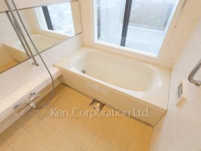 Bath ※Photo of the same layout on 23 floor. Decoration and fixture may differ.