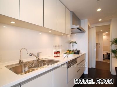 Kitchen ※Photo of the same layout on 22 floor. Decoration and fixture may differ.