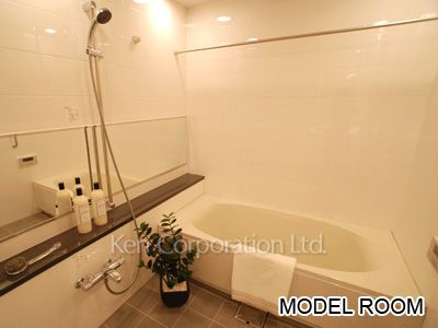 Bath ※Photo of the same layout on 22 floor. Decoration and fixture may differ.