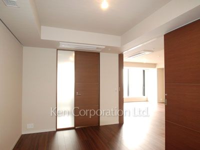 Bedroom ※Photo of the same layout on 27 floor. Decoration and fixture may differ.