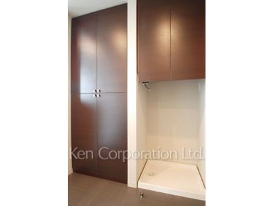 Powder Room ※Photo of the same layout on 27 floor. Decoration and fixture may differ.