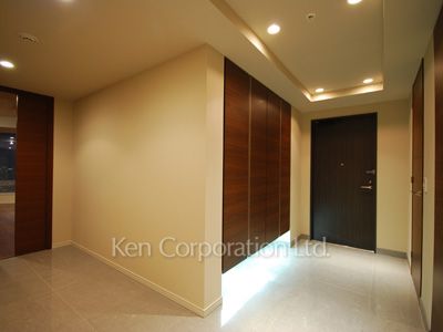 Entrance ※Photo of the same layout on 39 floor. Decoration and fixture may differ.