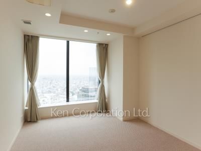 Bedroom ※Photo of the same layout on 40 floor. Decoration and fixture may differ.
