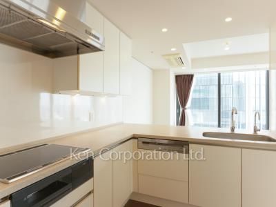 Kitchen ※Photo of the same layout on 40 floor. Decoration and fixture may differ.