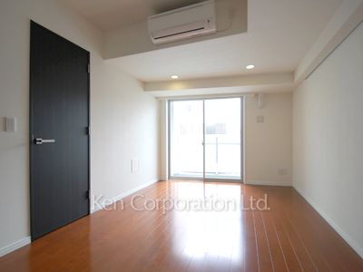 Bedroom ※Photo of the same layout on 9 floor. Decoration and fixture may differ.