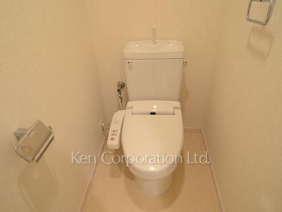 Lavatory ※Photo of the same layout on 2 floor. Decoration and fixture may differ.