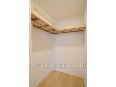 Walk-In Closet ※Photo of the same layout on 2 floor. Decoration and fixture may differ.