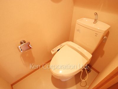 Lavatory ※Photo of the same layout on 15 floor. Decoration and fixture may differ.