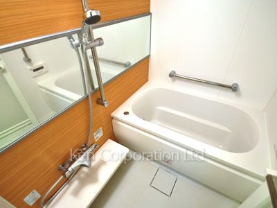 Bath ※Photo of the same layout on 1 floor. Decoration and fixture may differ.