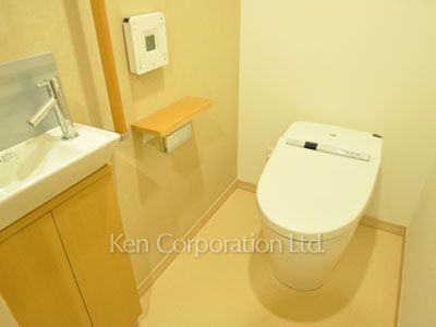 Lavatory ※Photo of the same layout on 1 floor. Decoration and fixture may differ.