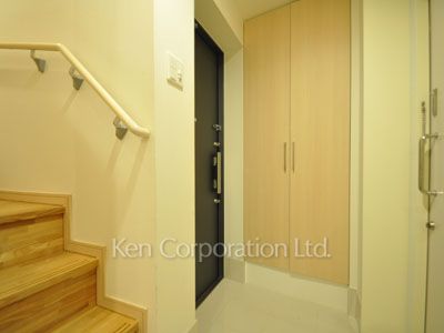 Entrance ※Photo of the same layout on 1 floor. Decoration and fixture may differ.
