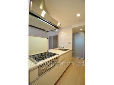 Kitchen ※Photo of the same layout on 1 floor. Decoration and fixture may differ.