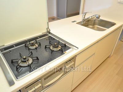 Kitchen ※Photo of the same layout on 1 floor. Decoration and fixture may differ.
