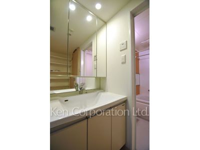 Powder Room ※Photo of the same layout on 1 floor. Decoration and fixture may differ.