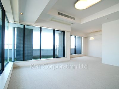 Living-Dining ※Photo of the same layout on 17 floor. Decoration and fixture may differ.