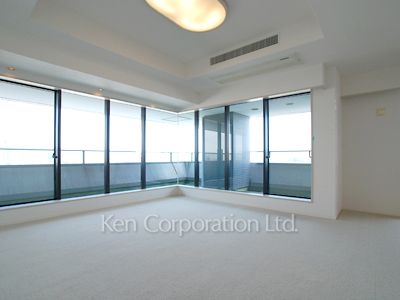 Living-Dining ※Photo of the same layout on 17 floor. Decoration and fixture may differ.