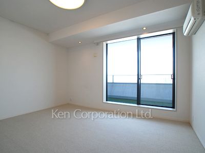 Bedroom ※Photo of the same layout on 17 floor. Decoration and fixture may differ.