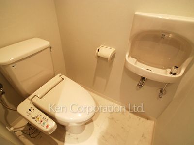 Lavatory ※Photo of the same layout on 17 floor. Decoration and fixture may differ.