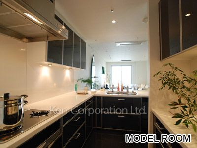 Kitchen ※Photo of the same layout on 22 floor. Decoration and fixture may differ.