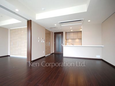 Living-Dining ※Photo of the same layout on 12 floor. Decoration and fixture may differ.