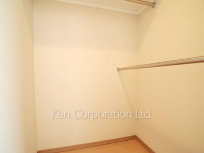 Closet ※Photo of the same layout on 19 floor. Decoration and fixture may differ.