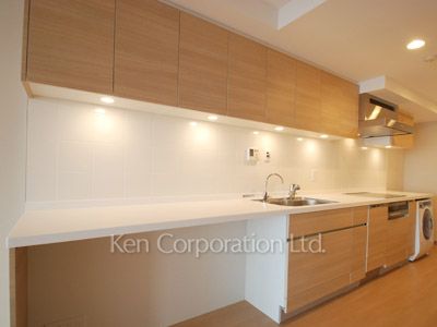 Kitchen ※Photo of the same layout on 19 floor. Decoration and fixture may differ.