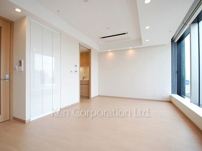 Living-Dining ※Photo of the same layout on 13 floor. Decoration and fixture may differ.