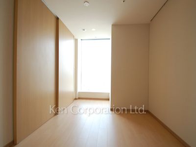 Bedroom ※Photo of the same layout on 13 floor. Decoration and fixture may differ.