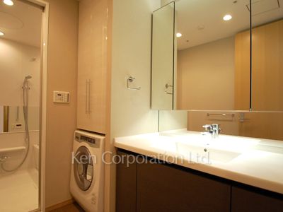 Powder Room ※Photo of the same layout on 13 floor. Decoration and fixture may differ.