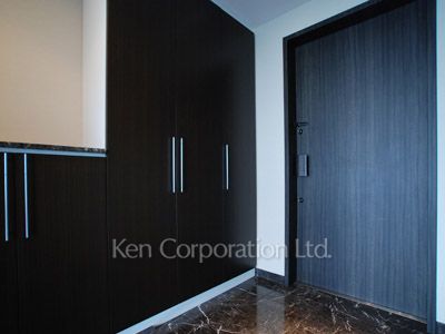 Entrance ※Photo of the same layout on 18 floor. Decoration and fixture may differ.