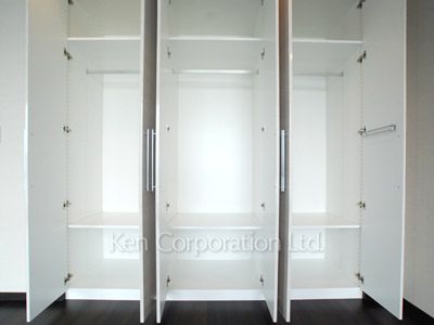 Closet ※Photo of the same layout on 18 floor. Decoration and fixture may differ.