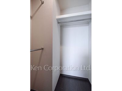 Closet ※Photo of the same layout on 12 floor. Decoration and fixture may differ.