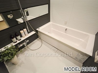 Bath ※Photo of the same layout on 12 floor. Decoration and fixture may differ.