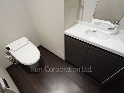 Lavatory ※Photo of the same layout on 12 floor. Decoration and fixture may differ.