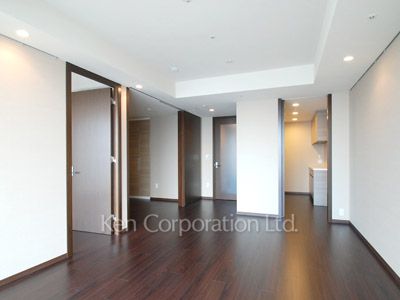 Living-Dining ※Photo of the same layout on 20 floor. Decoration and fixture may differ.